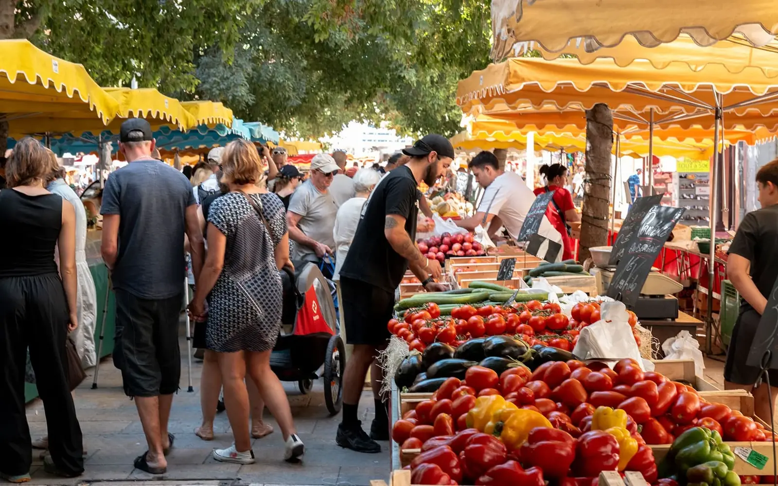 Le marché du cours Lafayette