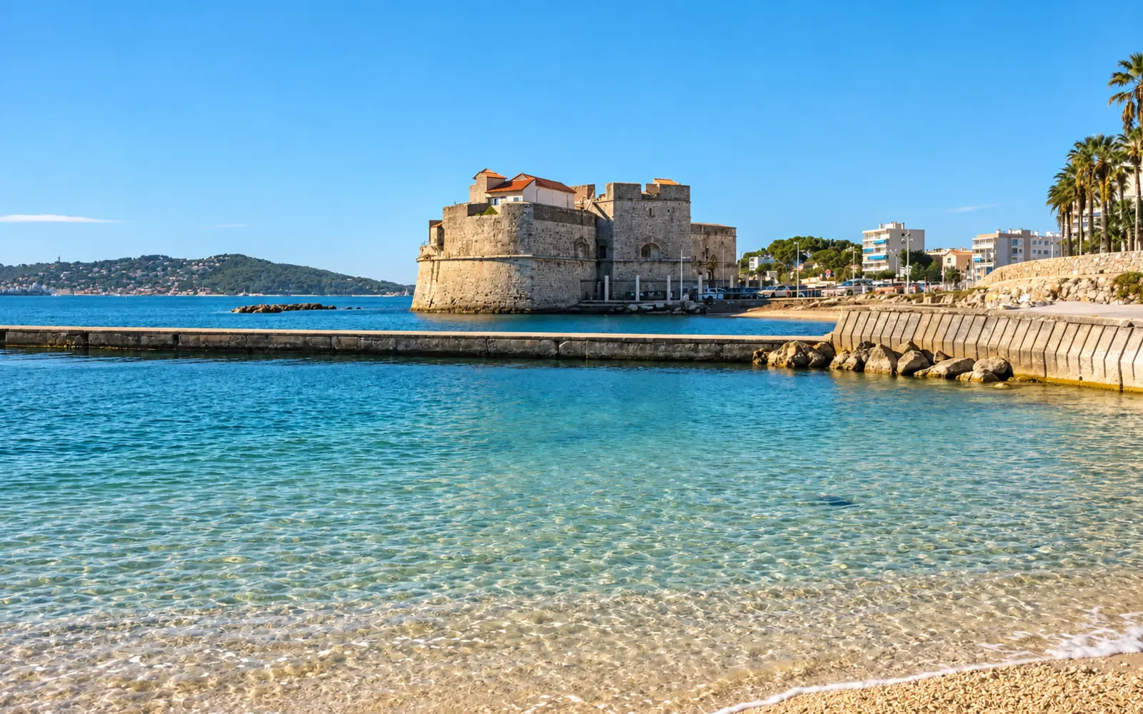 Le fort Saint-Louis et son petit port